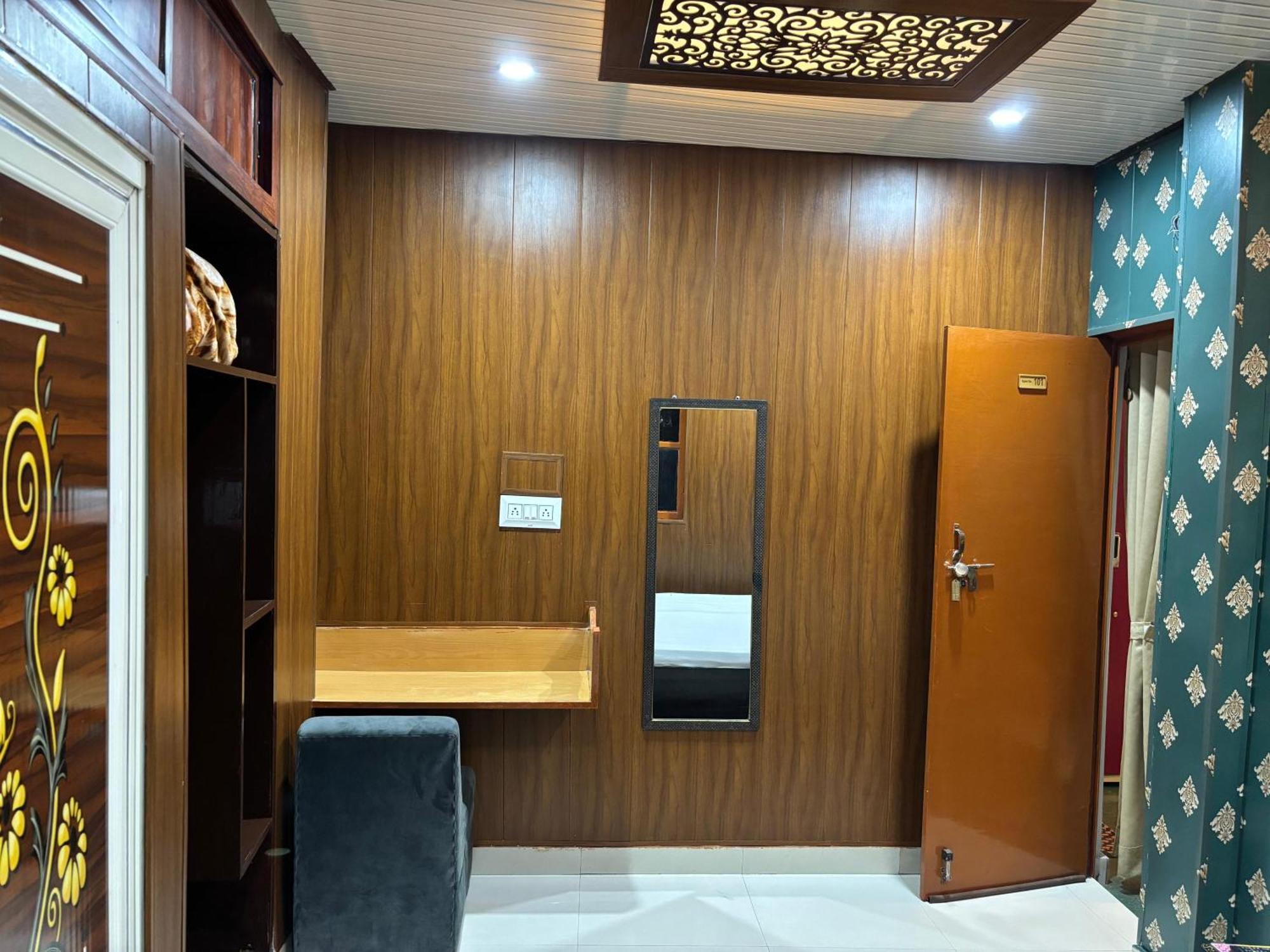 Bhadra Kali Guest House Varanasi Exterior photo